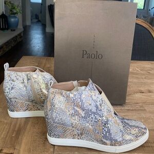 New In Box Linea Paolo Felicia Wedge Sneaker Size 9